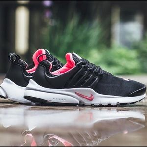 Nike Presto Black and Hyper Pink
